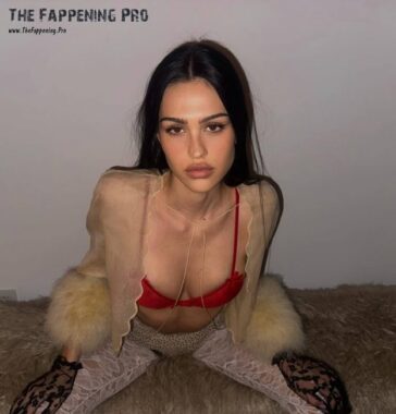 Amelia Gray Sexy In Valentine’s Day (5 Photos) 22 Amelia Gray Sexy TheFappening.Pro 3 624x652 1