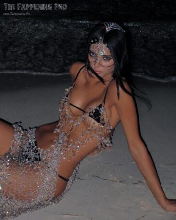 Livia Nunes Sexy Ready To New Year 2025 (7 Photos) 4 Livia Nunes Sexy TheFappening.Pro 3 624x780 1