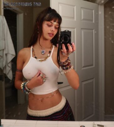 Lydia Bielen Pokies TheFappening.Pro 2 624x692 1