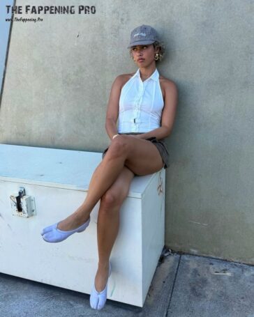 Mykeesha Nelson Leggy And Nude At Christmas (5 Photos) 32 Mykeesha Nelson Leggy TheFappening.Pro 2 624x780 1