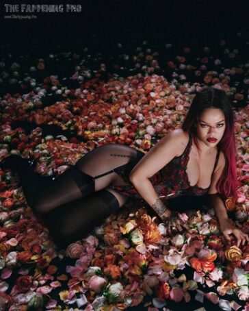 Rihanna Sexy In Savage X Fenty Lingerie And Stockings (12 Photos) 10 Rihanna Sexy Stockings TheFappening.Pro 11 624x778 1