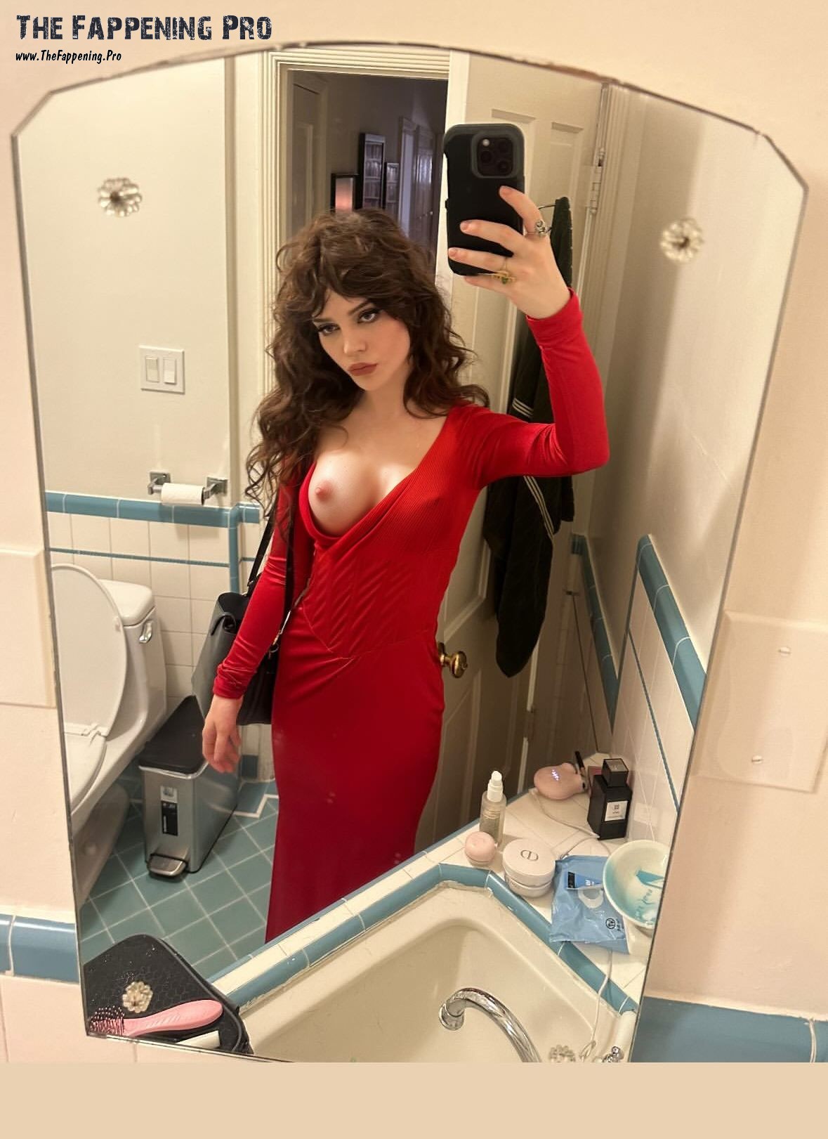 sophie-thatcher-nude-thefappening-cfd-3 Sophie Thatcher Naked Pictures