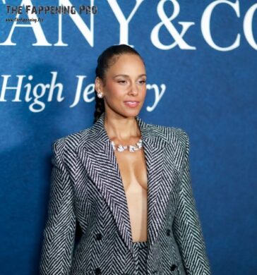 Alicia Keys Sexy At Tiffany & Co. 2025 (11 Photos) 13 Alicia Keys Nude TheFappening.Pro 11 624x668 1