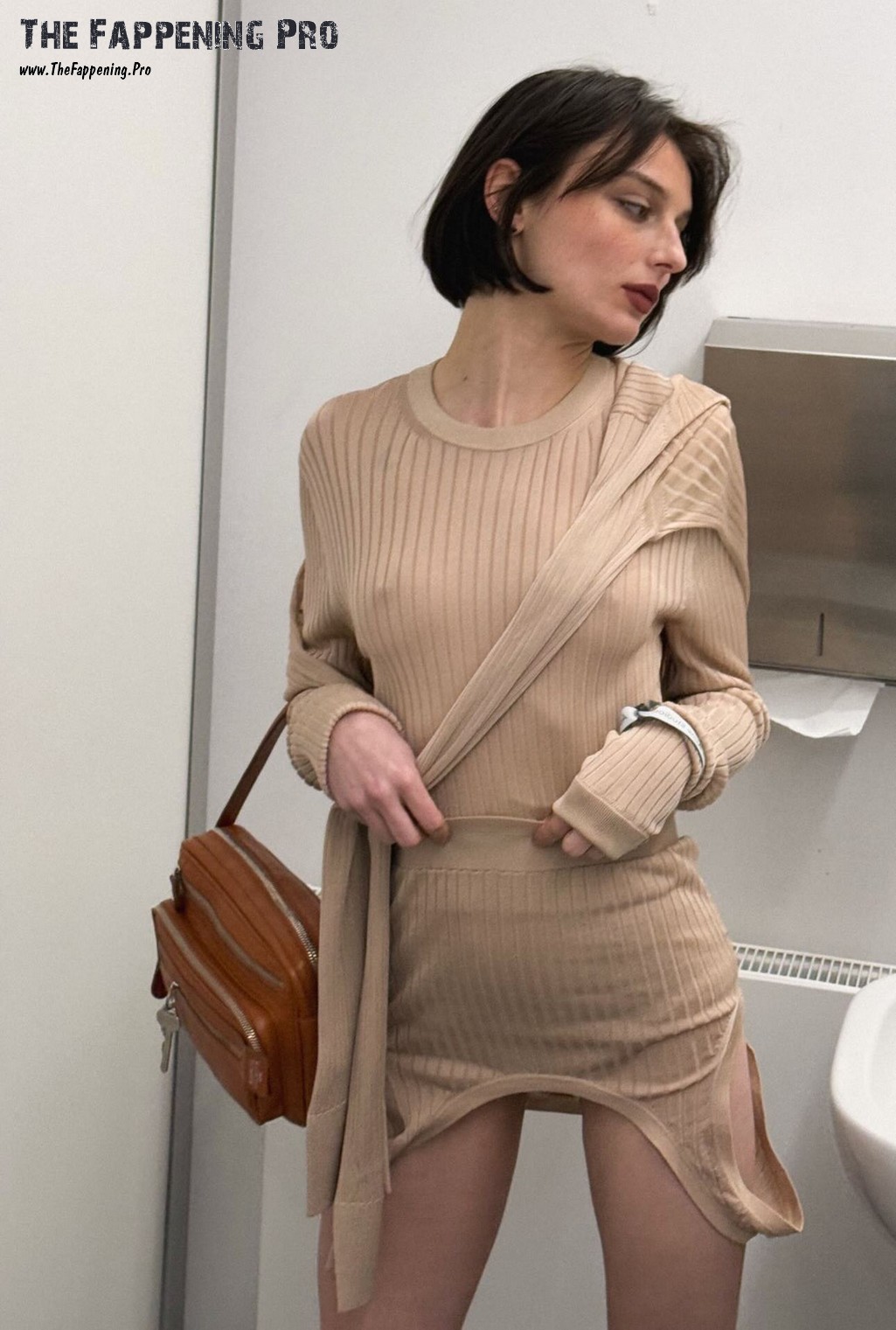 alice-pagani-pokies-thefappeningpro-3 Alice Pagani Pokies