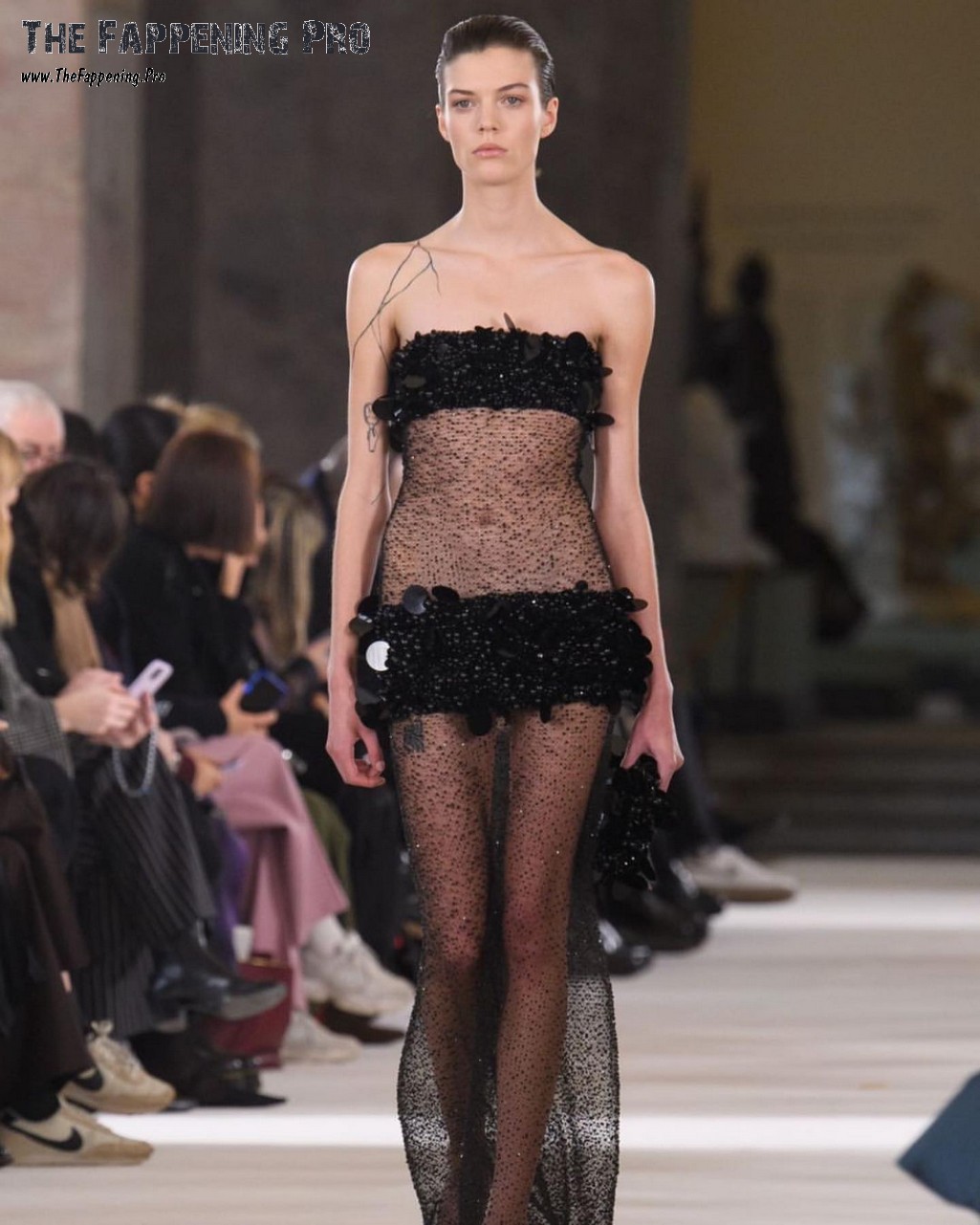 alix-bouthors-nude-sexy-thefappening-cfd-6 Alix Bouthors Catwalk