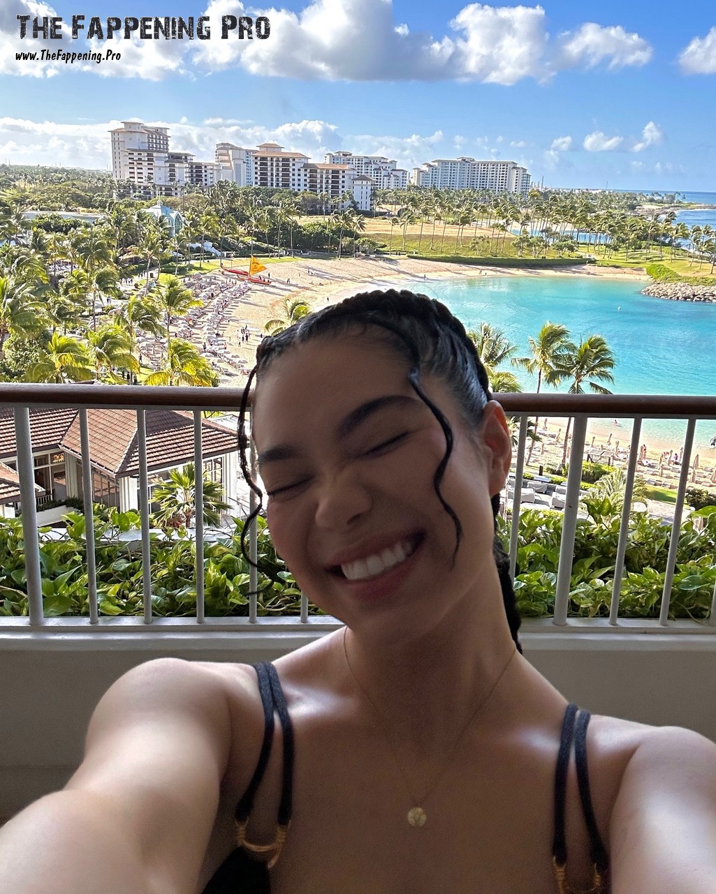 aulii-cravalho-nude-thefappeningpro-3 Auli'i Cravalho Fappening