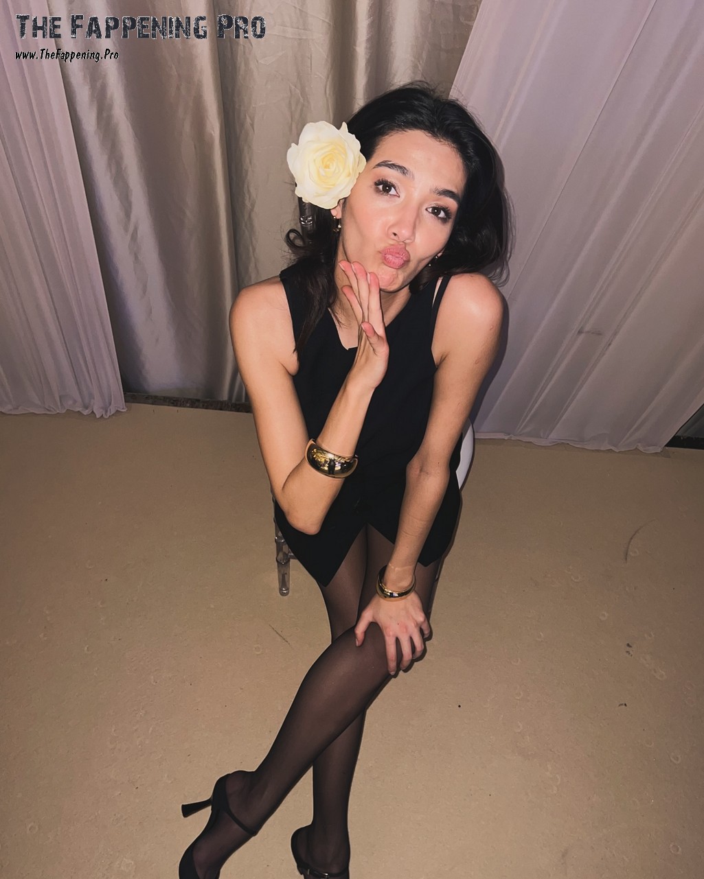 aybuke-pusat-sexy-thefappeningpro-13 Aybuke Pusat In Pantyhose