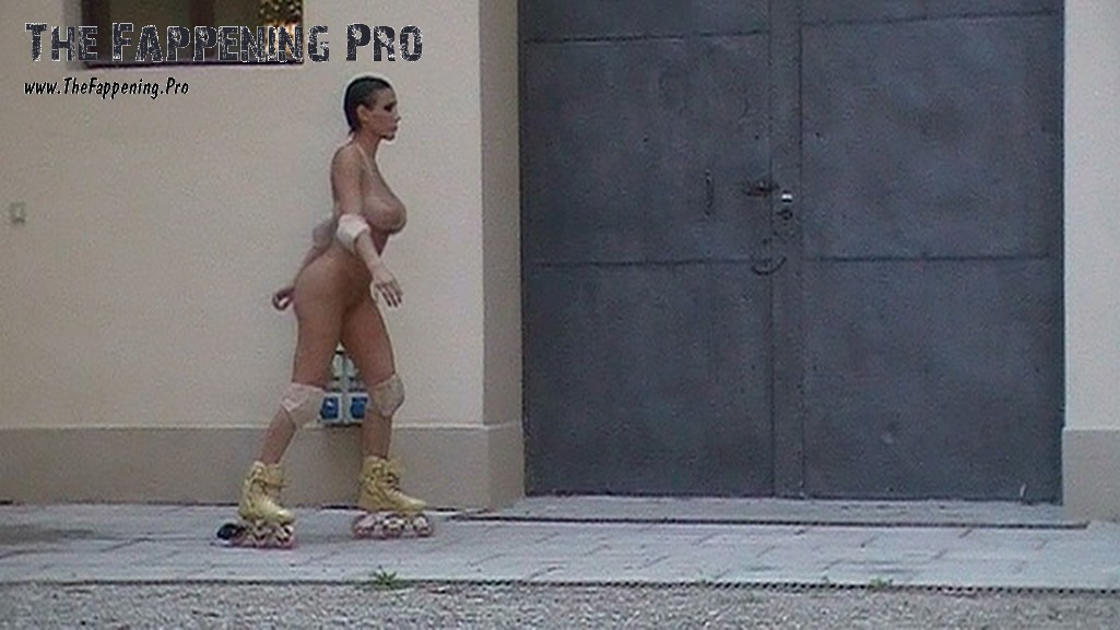 bianca-censori-nudity-thefappeningpro-2 bianca censori nudity thefappeningpro 2