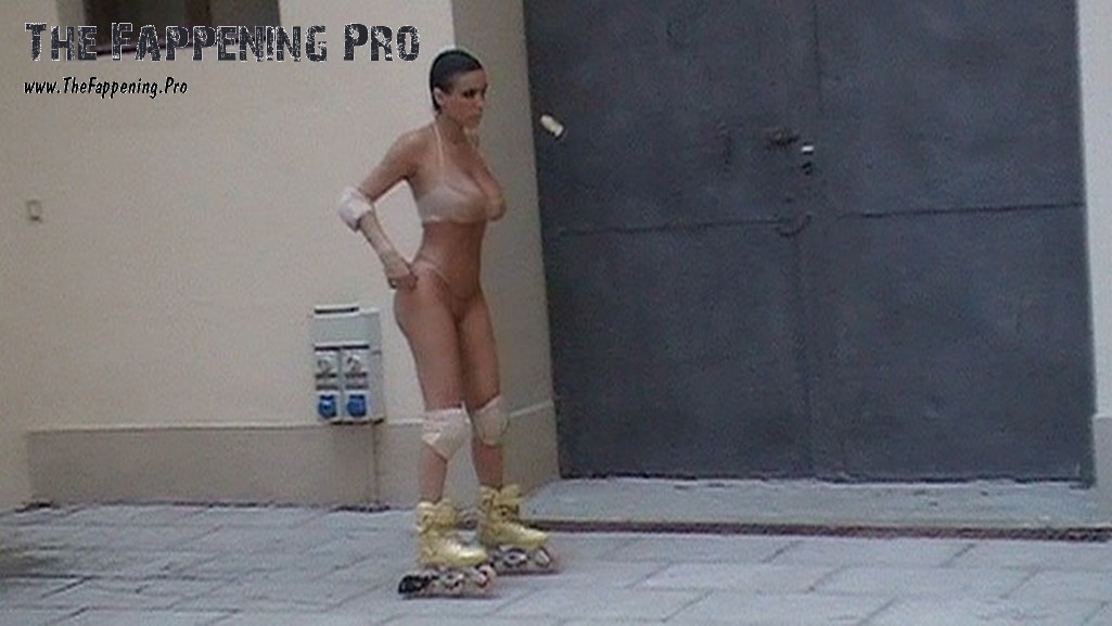 bianca-censori-nudity-thefappeningpro-4 bianca censori nudity thefappeningpro 4