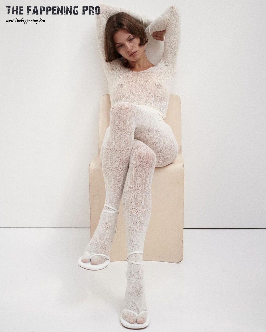 bibi-breslin-nude-sexy-thefappening-cfd-15 Bibi Breslin See Through