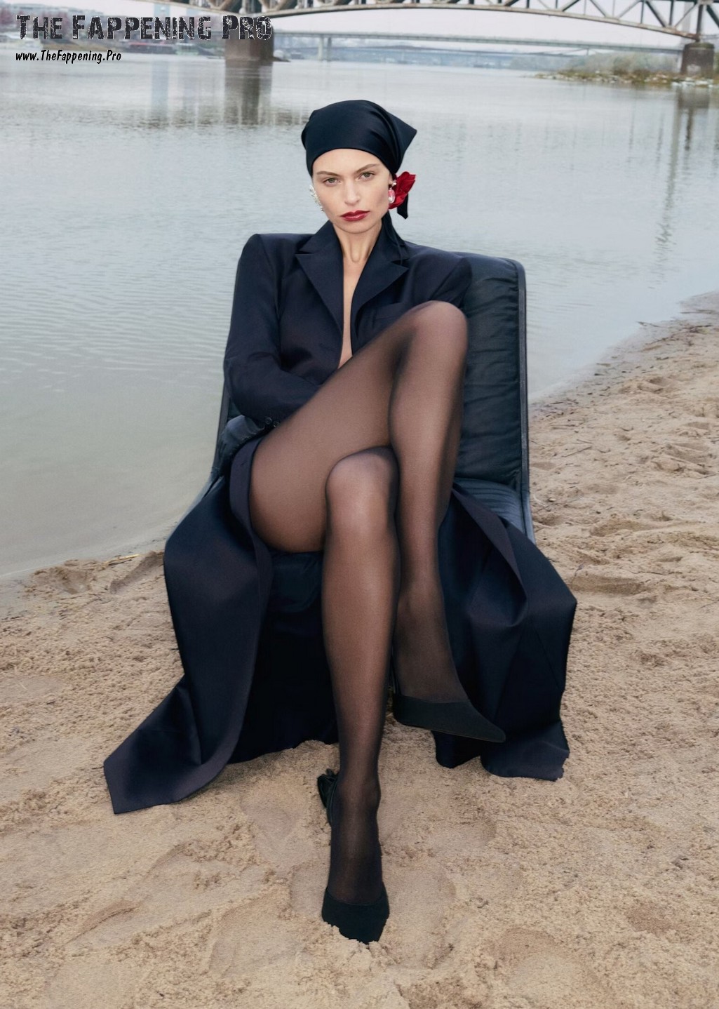 bibi-breslin-nude-sexy-thefappening-cfd-21 Bibi Breslin In Pantyhose