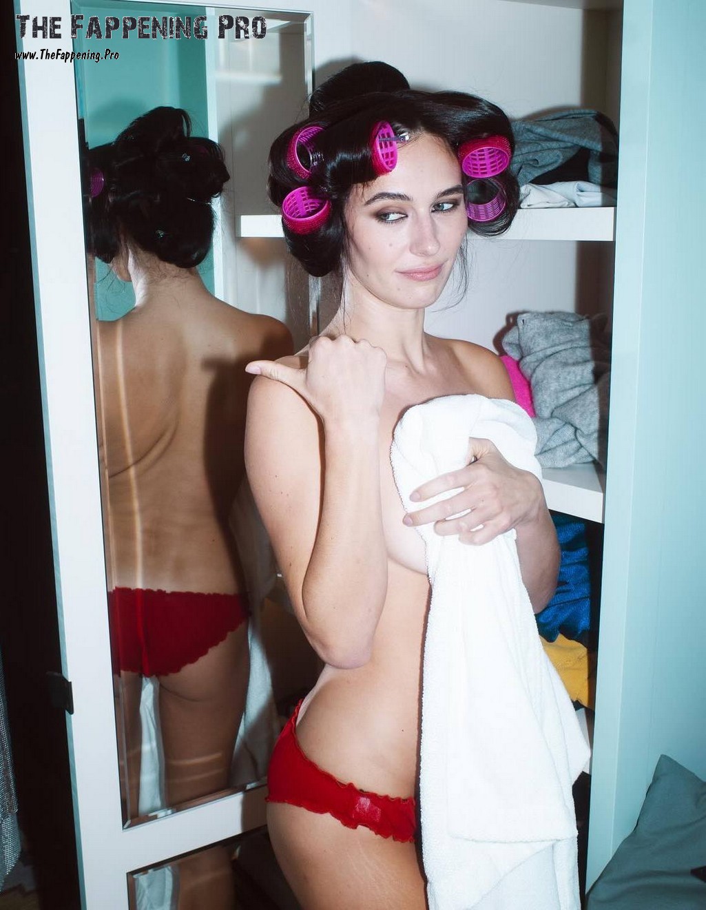 devon-lee-carlson-nude-thefappeningpro-6 Devon Lee Carlson Leaked Topless Selfie