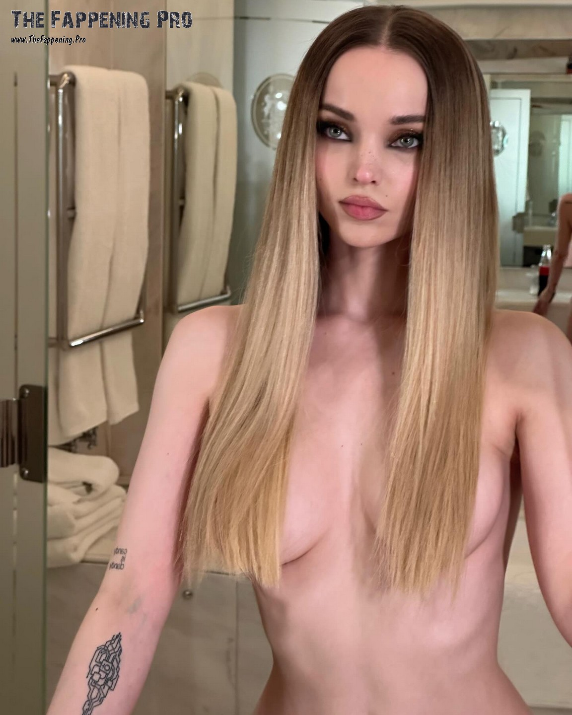 dove-cameron-nude-thefappening-cfd-2024-1 Dove Cameron Topless
