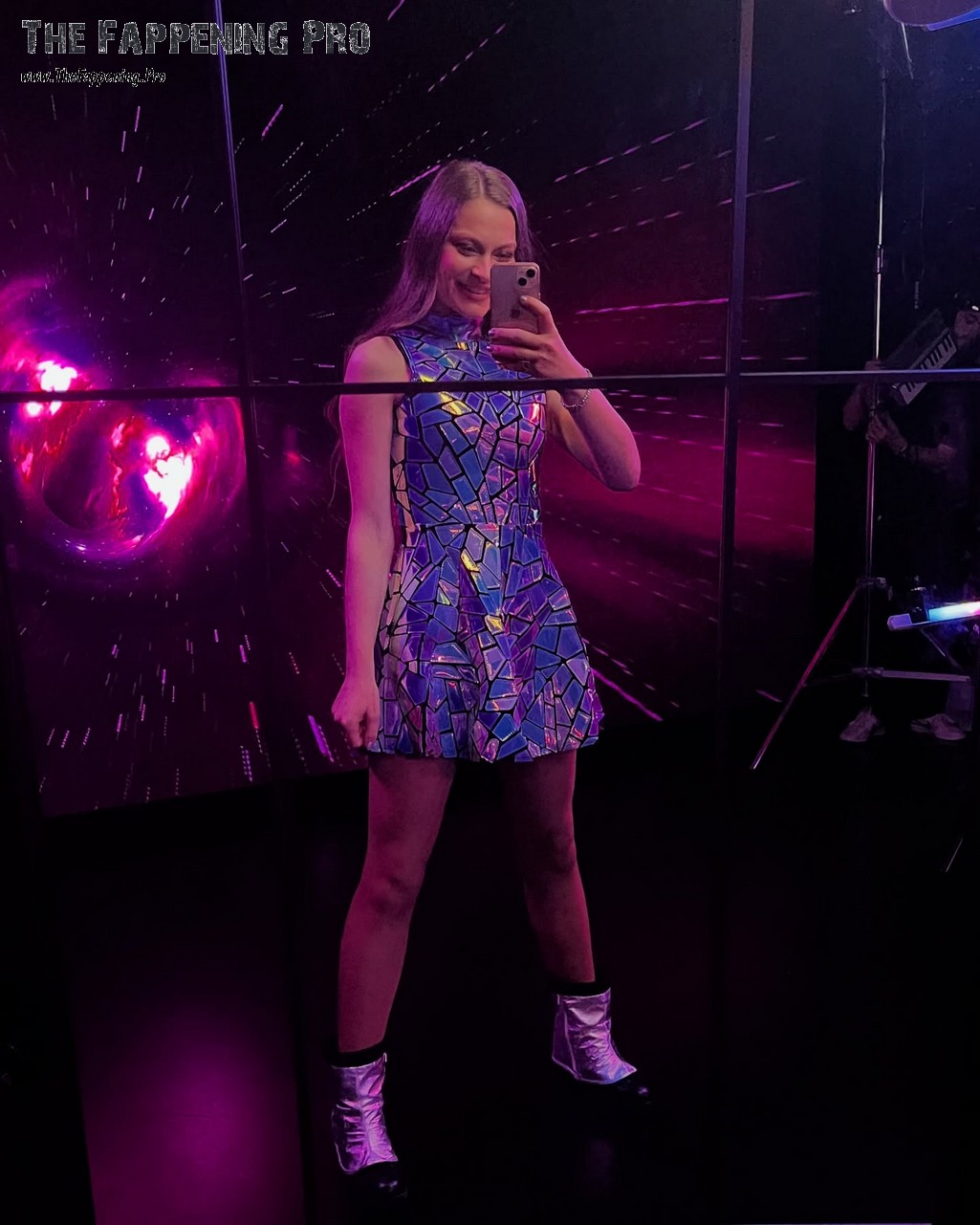 emmy-singer-nude-thefappeningpro-14 Emmy Sexy Singer At Eurovision 2025