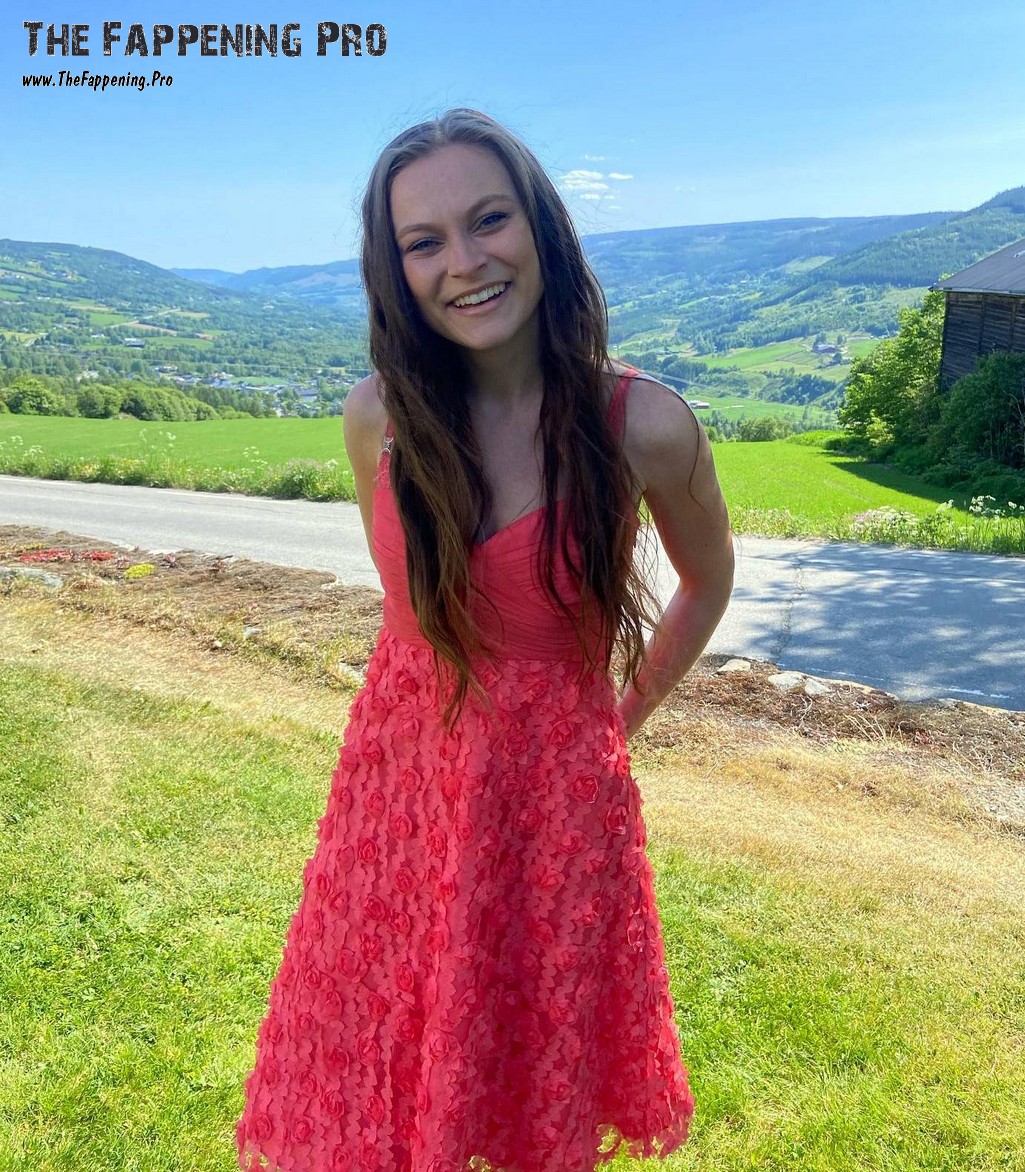 emmy-singer-nude-thefappeningpro-8 Emmy Kristiansen In Red Dress