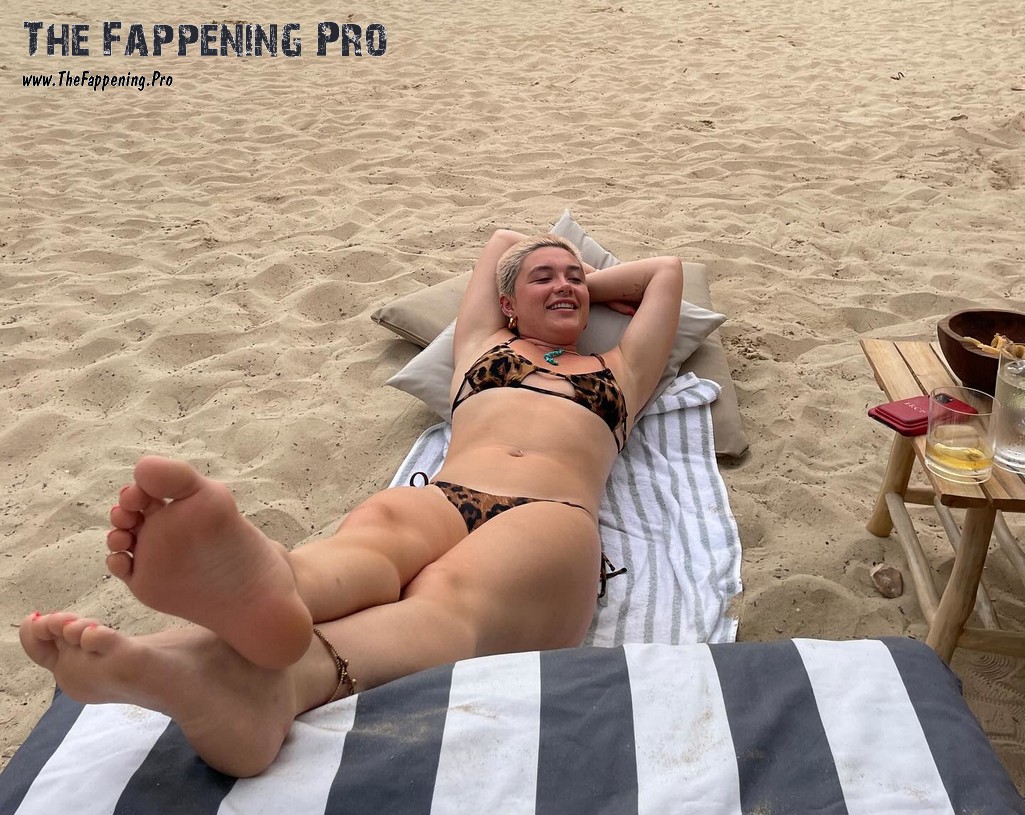 florence-pugh-sexy-thefappening-cfd-14 Florence Pugh Bare Feet