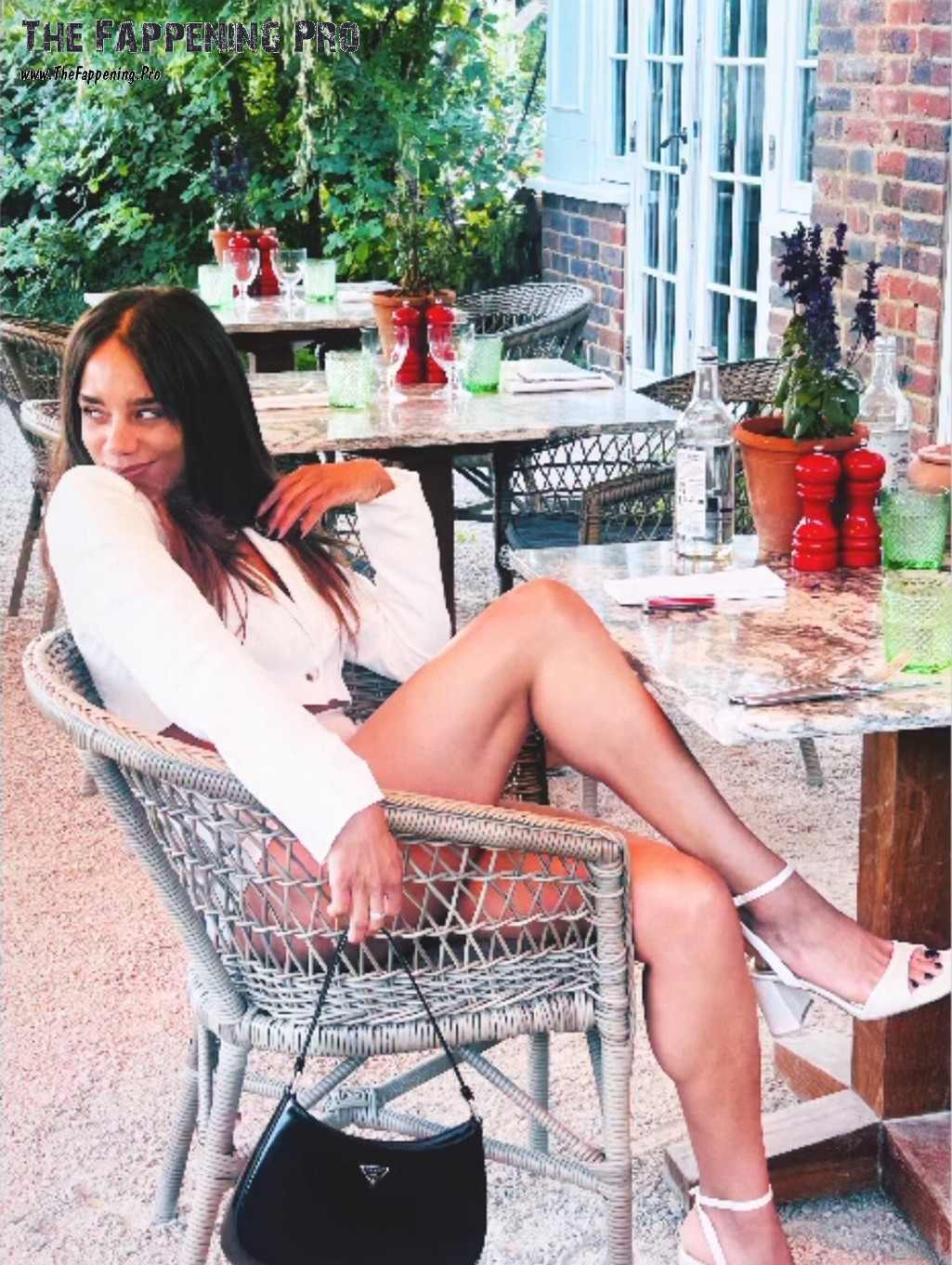 hannah-john-kamen-sexy-thefappening-cfd-17 Hannah John-Kamen Sexy Legs