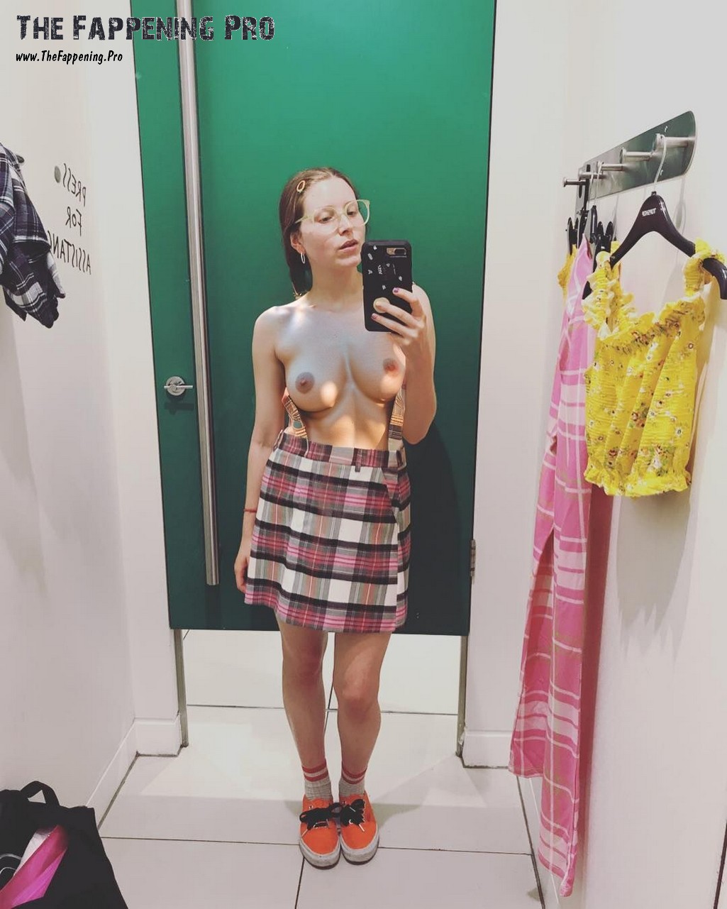 jessie-cave-nude-thefappeningpro-12 Lavender Brown Nude