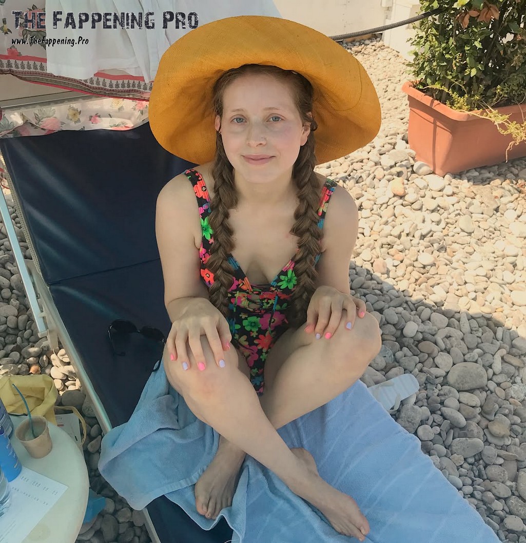 jessie-cave-sexy-thefappeningpro-4 Jessie Cave Feet