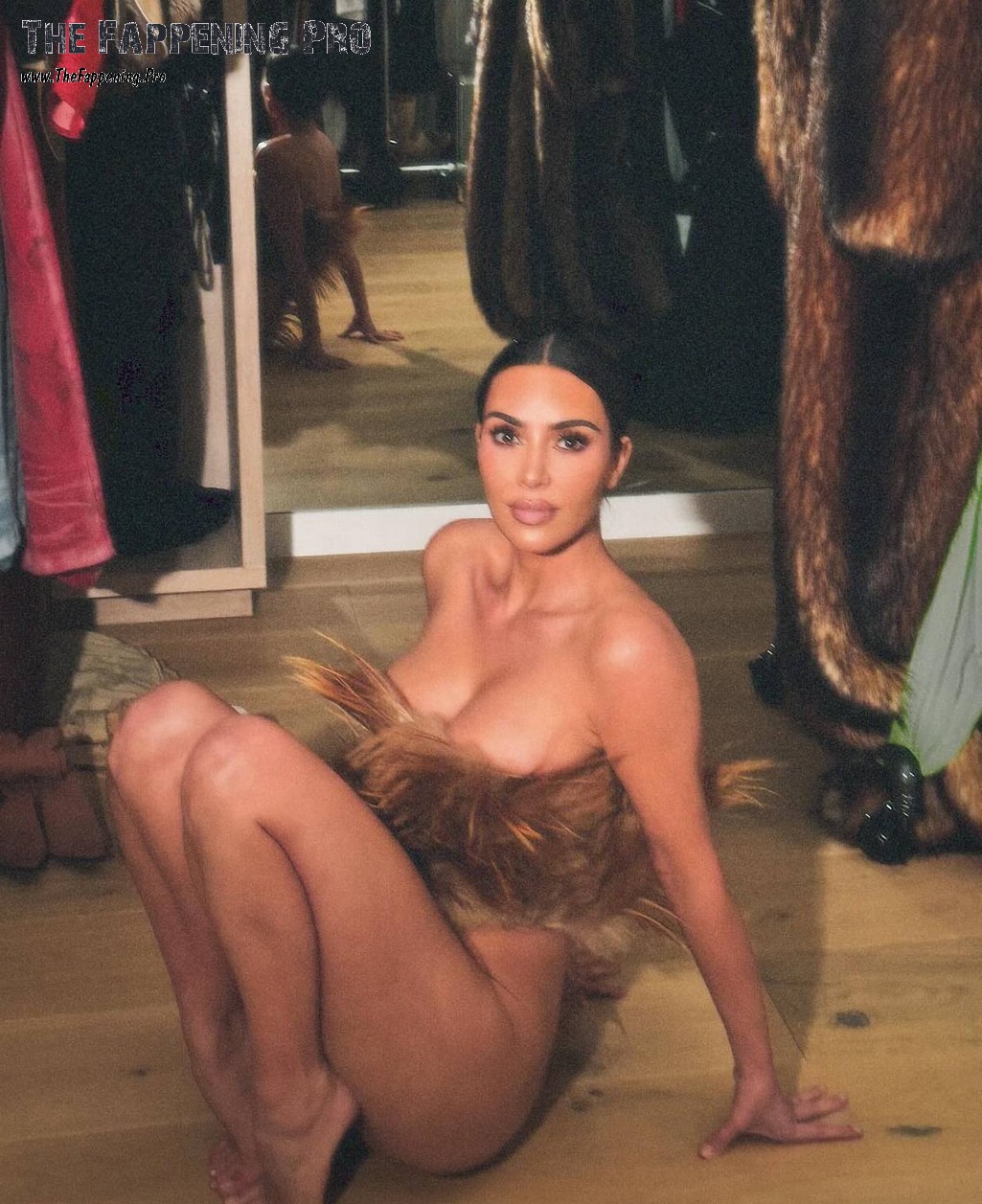 kim-kardashian-sexy-thefappeningpro-4 Kim Kardashian Naked In Her New SKIMS Store