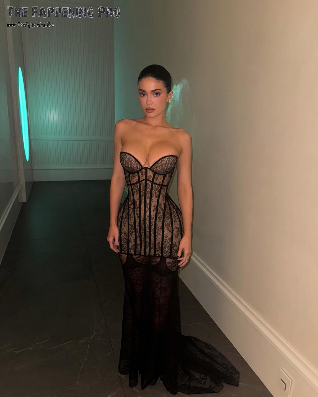 kylie-jenner-tits-thefappeningpro-7-1 Kylie Jenner Fappening