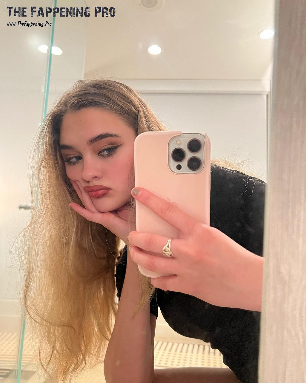 lizzy-greene-sexy-thefappeningpro-2 Lizzy Greene - Sexy Lauren Brigman