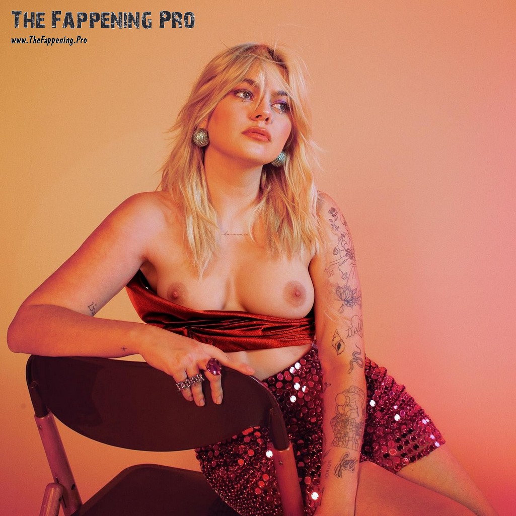 louane-nude-singer-thefappeningpro-5 Louane Naked Singer