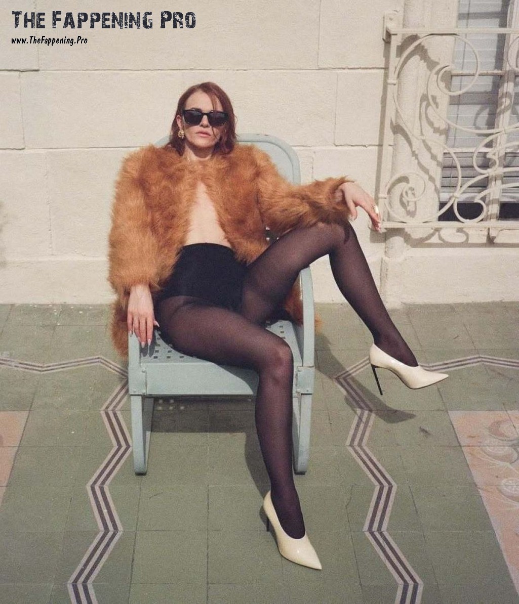madeline-brewer-sexy-thefappeningpro-9 Madeline Brewer In Pantyhose
