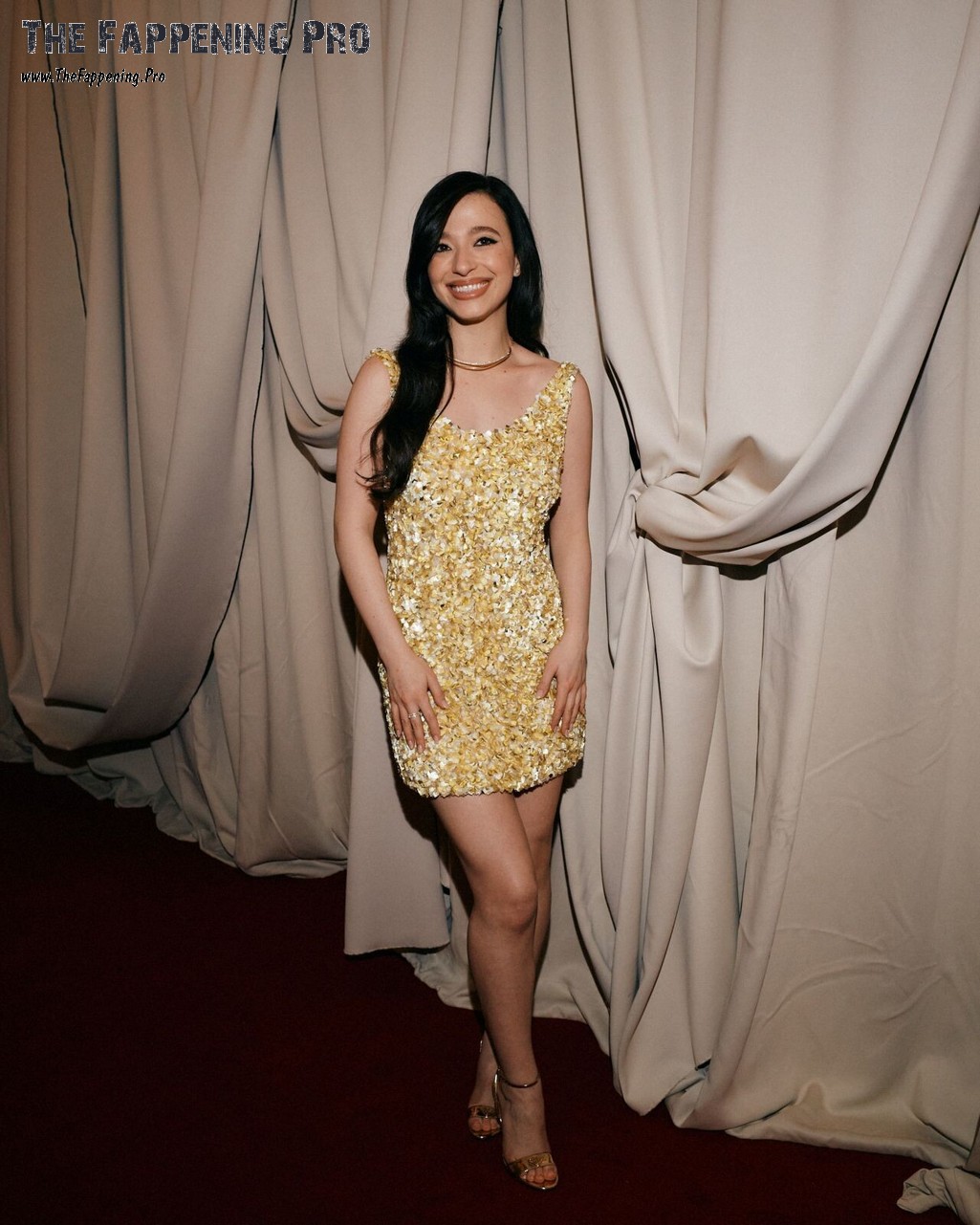 mikey-madison-leggy-thefappeningpro-6 Mikey Madison Sexy Legs In Dress