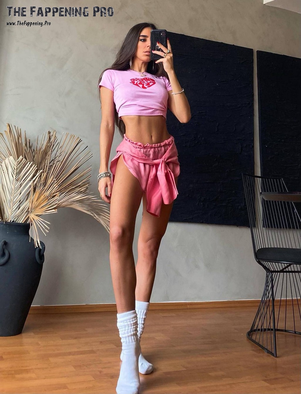 nil-ninat-sexy-thefappeningpro-3 Nil Ninat Leggy