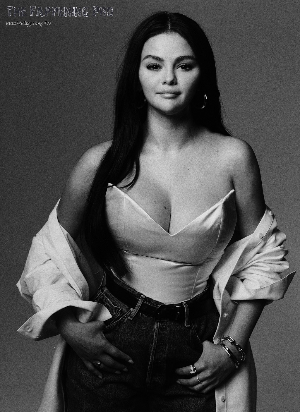 selena-gomez-sexy-thefappening-cfd-1 Selena Gomez Sexy In WWD Magazine