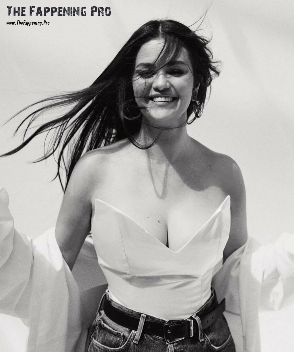 selena-gomez-sexy-thefappening-cfd-4 Selena Gomez B&W Sexy