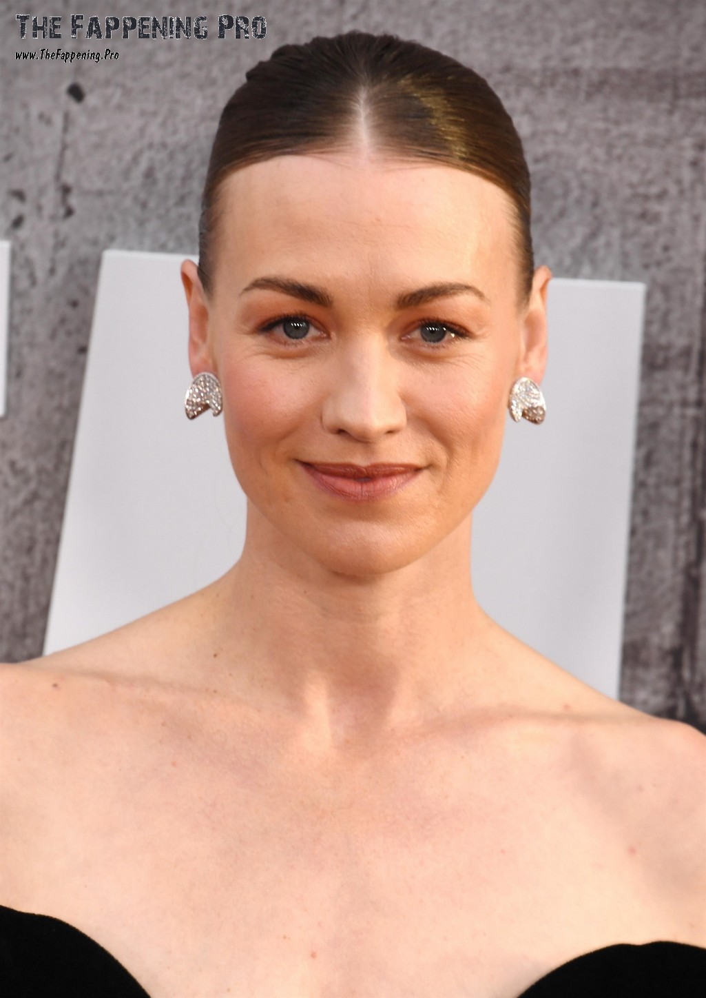 yvonne-strahovski-sexy-thefappeningpro-1 yvonne strahovski sexy thefappeningpro 1