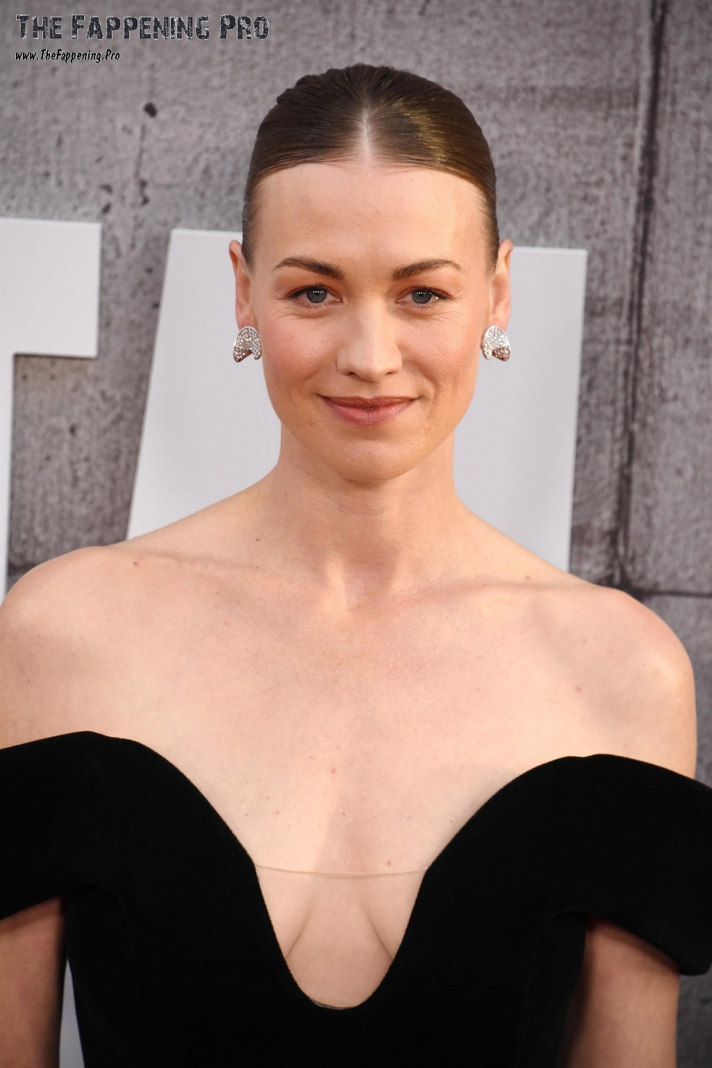yvonne-strahovski-sexy-thefappeningpro-2 yvonne strahovski sexy thefappeningpro 2