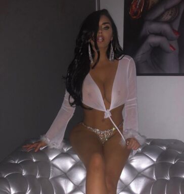 Abigail Ratchford Lingerie 18 624x659 1
