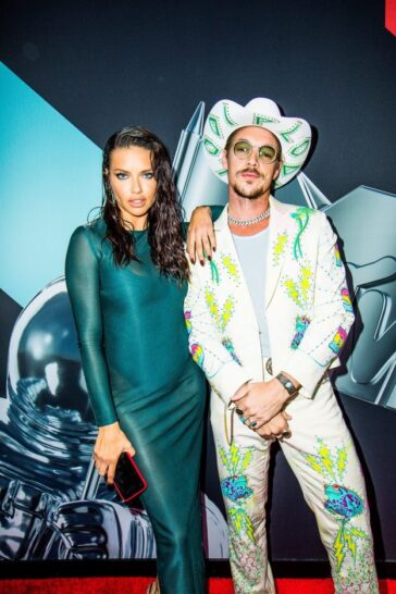 Adriana Lima Sexy TheFappening.Pro 1 624x936 1