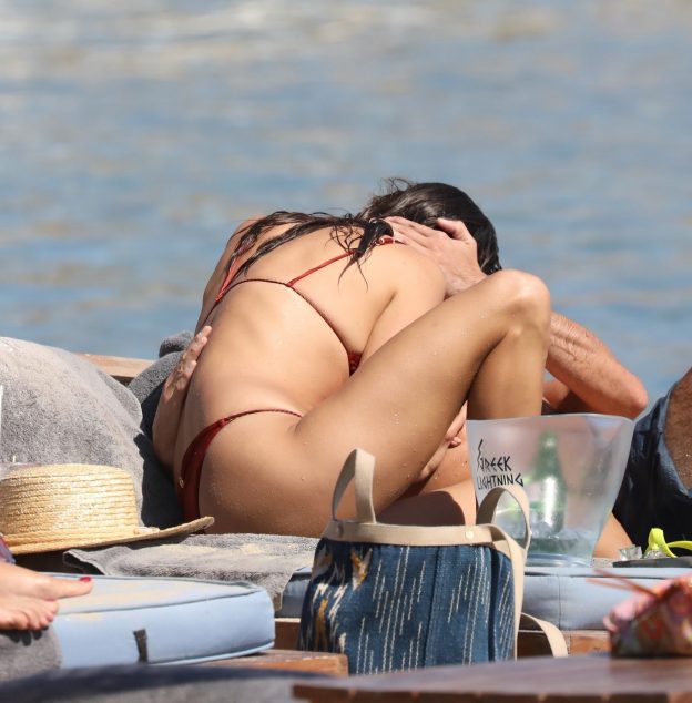 Alessandra Ambrosio Sexy Bikini 624x634 1