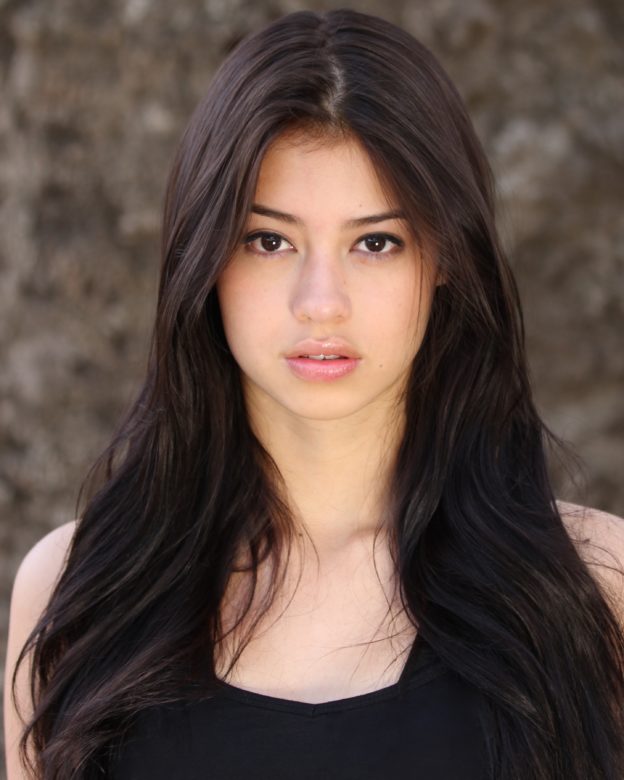 Amber Midthunder Fappening Sexy 6 624x780 1