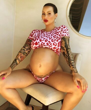 Amber Rose Sexy And Topless (2 Photos) 11 Amber Rose Pregnant Topless TheFappening.pro 2 624x757 1