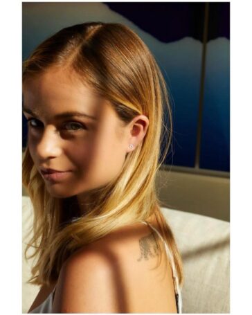 Amelia Windsor Showed Off Her Tattoo (3 Photos) 2 Amelia Windsor Showed Off Her Tattoo TheFappening.Pro 3 624x780 1