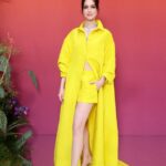 Anne Hathaway Sexy In Yellow TheFappening.Pro 1 624x936 1