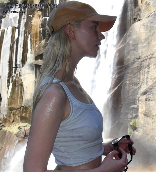 Anya Taylor-Joy Pokies (1 Photo) 3 Anya Taylor Joy Pokies TheFappening.Pro 2 624x685 1