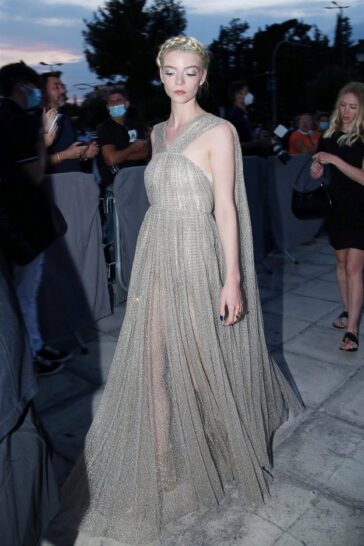 Anya Taylor Joy Sexy Goddes At The Dior 2022 Show In Athens TheFappening.Pro 2 624x936 1