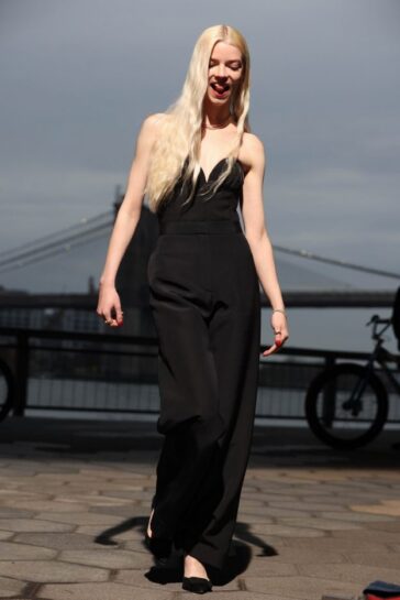 Anya Taylor Joy Sexy In NY TheFappening.pro 10 624x935 1