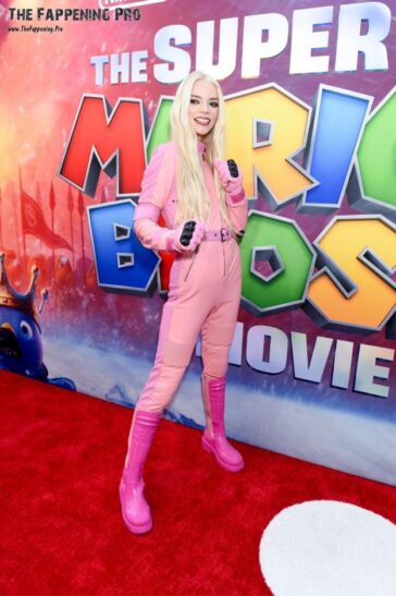 Anya Taylor Joy Sexy TheFappening.Pro 19 624x938 1