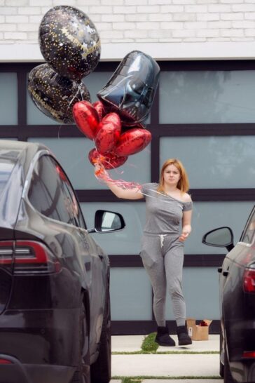 Ariel Winter And Her Big Balloons (20 Photos) 21 Ariel Winter Sexy Balloons TheFappening Pro 4 624x936 1