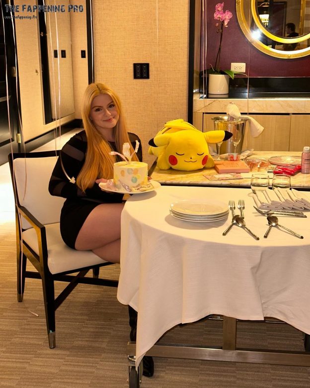 Ariel Winter Upskirt TheFappening.Pro 2 624x780 1