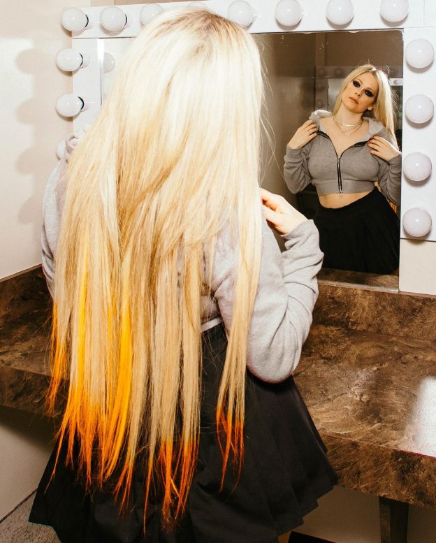 Avril Lavigne Sexy TheFappening.Pro 4 624x777 1