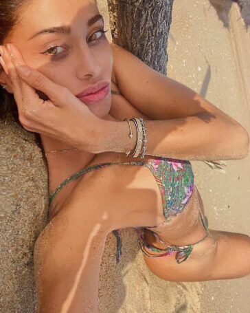 Belen Rodriguez Sexy Bikini 3 624x780 1