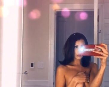 Bella Hadid The Fappening Topless Covered (2 Photos) 4 Bella Hadid Topless The Fappening pro 2